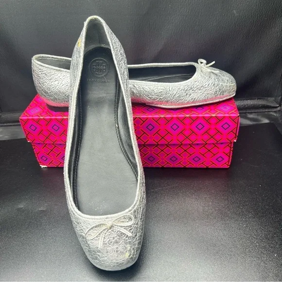 Tory Burch Laila driver  Silver Ballet Flats - Picture 3 of 15